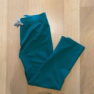 FIGS Hunter Green Livingston